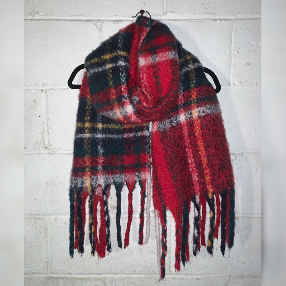 Huge Plaid Fleece Hollister Blanket Scarf